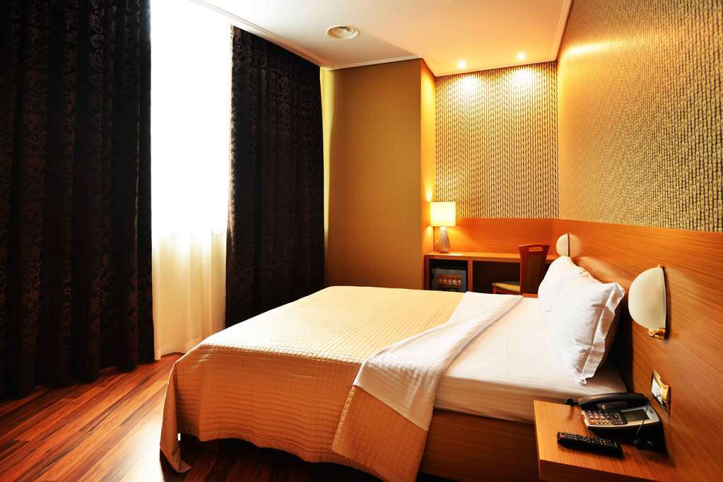 Hotel Austria Tirana